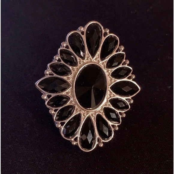 Chunky  Silver Tone &Black Rhinestone Flower Statement Ring - Picture 4 of 10